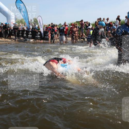 22.06.2025 - Viking Triathlon Michael Strokosch http://msf.ph/oto/8056332 22.06.2025 10:02:47 Schwimmen 40, 98, 161, 164, 264, 323, 340, 366, 427, 429, 430, 486, 548, 552, 608 meine-sportfotos.de
