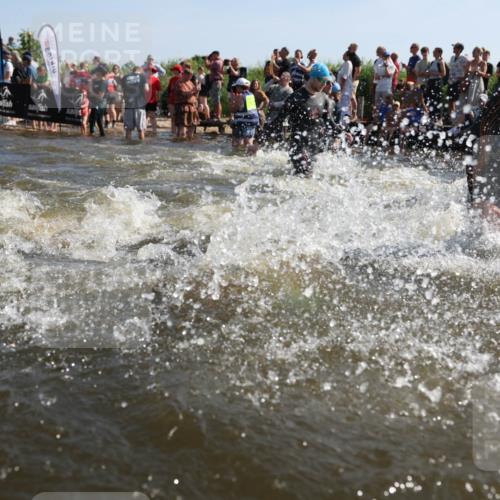 22.06.2025 - Viking Triathlon Michael Strokosch http://msf.ph/oto/8056334 22.06.2025 10:02:47 Schwimmen 40, 98, 161, 164, 264, 323, 340, 366, 427, 429, 430, 486, 548, 552, 608 meine-sportfotos.de
