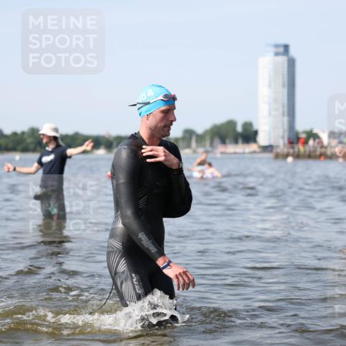 22.06.2025 - Viking Triathlon Michael Strokosch http://msf.ph/oto/8056347 22.06.2025 10:30:42 Schwimmen 13, 162, 188, 444, 551, 630, 651 meine-sportfotos.de
