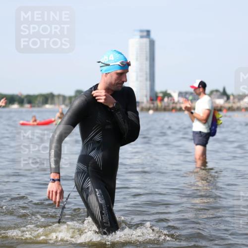 22.06.2025 - Viking Triathlon Michael Strokosch http://msf.ph/oto/8056350 22.06.2025 10:30:43 Schwimmen 13, 162, 188, 444, 551, 630, 651 meine-sportfotos.de