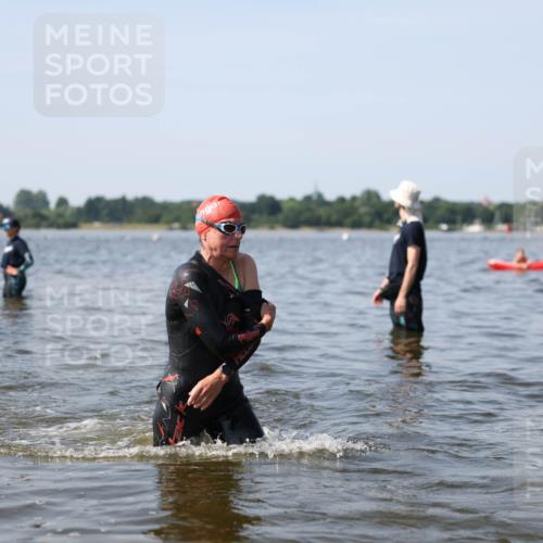 22.06.2025 - Viking Triathlon Michael Strokosch http://msf.ph/oto/8056354 22.06.2025 10:30:46 Schwimmen 13, 45, 162, 188, 444, 630, 651 meine-sportfotos.de