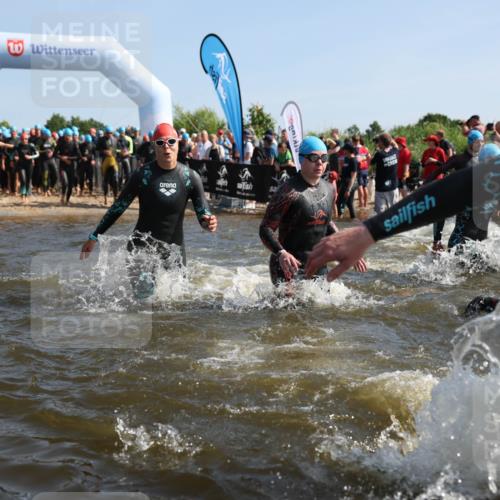22.06.2025 - Viking Triathlon Michael Strokosch http://msf.ph/oto/8056355 22.06.2025 10:03:01 Schwimmen 5, 43, 47, 101, 154, 177, 204, 233, 349, 398, 475, 478, 554, 602, 632 meine-sportfotos.de
