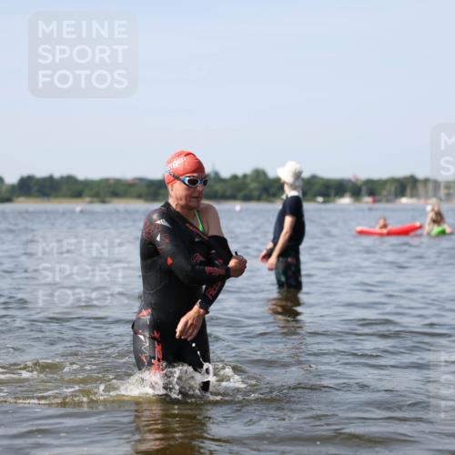 22.06.2025 - Viking Triathlon Michael Strokosch http://msf.ph/oto/8056356 22.06.2025 10:30:46 Schwimmen 13, 45, 162, 188, 444, 630, 651 meine-sportfotos.de