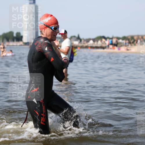 22.06.2025 - Viking Triathlon Michael Strokosch http://msf.ph/oto/8056374 22.06.2025 10:30:48 Schwimmen 13, 45, 162, 188, 444, 510, 630, 651 meine-sportfotos.de