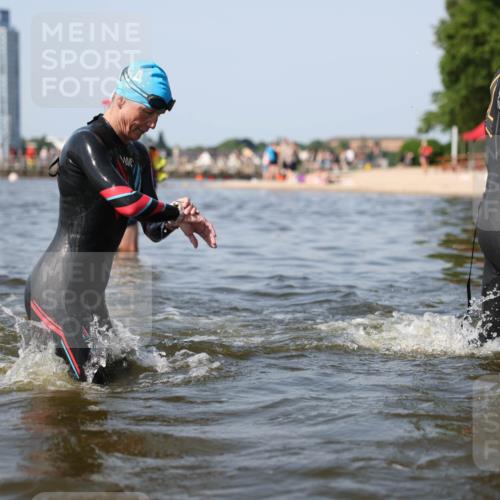 22.06.2025 - Viking Triathlon Michael Strokosch http://msf.ph/oto/8056381 22.06.2025 10:30:52 Schwimmen 45, 162, 188, 347, 444, 510, 630 meine-sportfotos.de
