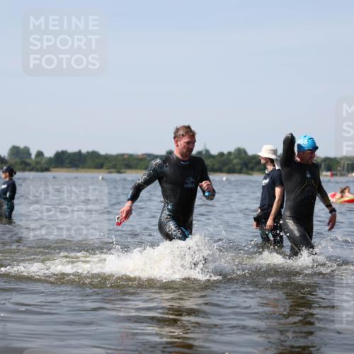 22.06.2025 - Viking Triathlon Michael Strokosch http://msf.ph/oto/8056406 22.06.2025 10:30:58 Schwimmen 45, 162, 237, 347, 352, 444, 510, 549, 630 meine-sportfotos.de