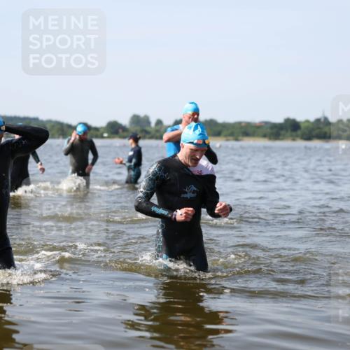 22.06.2025 - Viking Triathlon Michael Strokosch http://msf.ph/oto/8056422 22.06.2025 10:31:01 Schwimmen 45, 162, 237, 330, 347, 352, 510, 549 meine-sportfotos.de