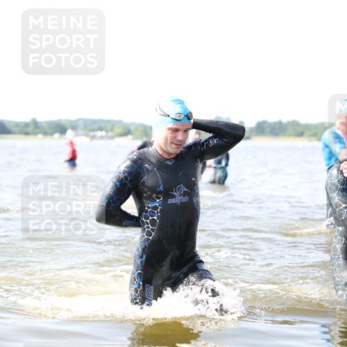 22.06.2025 - Viking Triathlon Michael Strokosch http://msf.ph/oto/8056430 22.06.2025 10:31:02 Schwimmen 45, 162, 216, 237, 330, 347, 352, 510, 549 meine-sportfotos.de