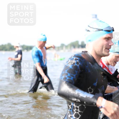 22.06.2025 - Viking Triathlon Michael Strokosch http://msf.ph/oto/8056446 22.06.2025 10:31:04 Schwimmen 45, 216, 237, 330, 347, 352, 510, 549 meine-sportfotos.de