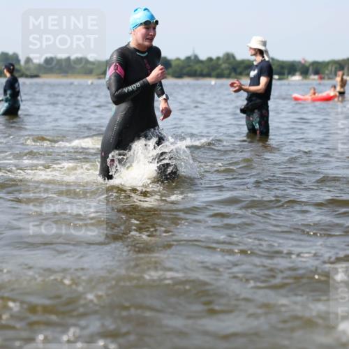 22.06.2025 - Viking Triathlon Michael Strokosch http://msf.ph/oto/8056448 22.06.2025 10:31:06 Schwimmen 45, 216, 237, 330, 347, 352, 510, 549 meine-sportfotos.de