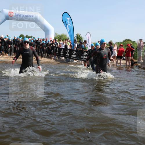 22.06.2025 - Viking Triathlon Michael Strokosch http://msf.ph/oto/8056462 22.06.2025 10:03:31 Schwimmen 25, 42, 58, 88, 179, 182, 221, 251, 324, 332, 434, 454, 556, 645, 659 meine-sportfotos.de