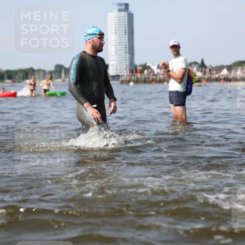 22.06.2025 - Viking Triathlon Michael Strokosch http://msf.ph/oto/8056465 22.06.2025 10:31:09 Schwimmen 216, 237, 330, 347, 352, 510, 549 meine-sportfotos.de