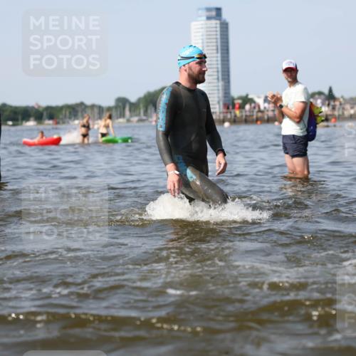 22.06.2025 - Viking Triathlon Michael Strokosch http://msf.ph/oto/8056467 22.06.2025 10:31:09 Schwimmen 216, 237, 330, 347, 352, 510, 549 meine-sportfotos.de
