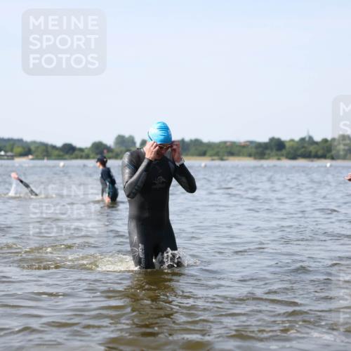 22.06.2025 - Viking Triathlon Michael Strokosch http://msf.ph/oto/8056469 22.06.2025 10:31:11 Schwimmen 216, 236, 237, 330, 347, 352, 549 meine-sportfotos.de