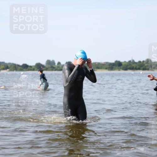 22.06.2025 - Viking Triathlon Michael Strokosch http://msf.ph/oto/8056470 22.06.2025 10:31:11 Schwimmen 216, 236, 237, 330, 347, 352, 549 meine-sportfotos.de