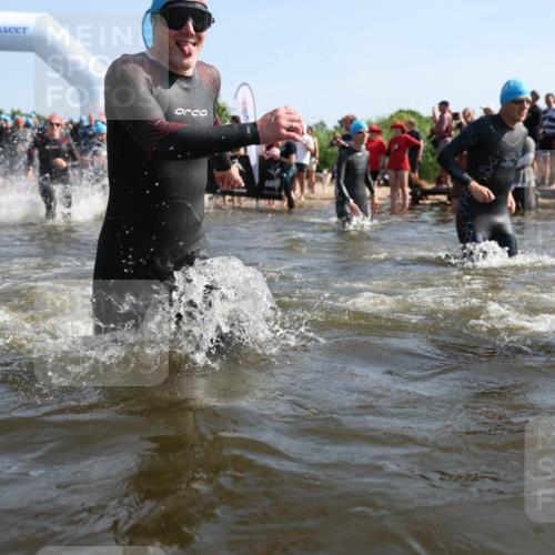 22.06.2025 - Viking Triathlon Michael Strokosch http://msf.ph/oto/8056471 22.06.2025 10:03:34 Schwimmen 42, 58, 62, 79, 148, 179, 182, 221, 324, 434, 454, 556, 619, 635, 645, 659 meine-sportfotos.de