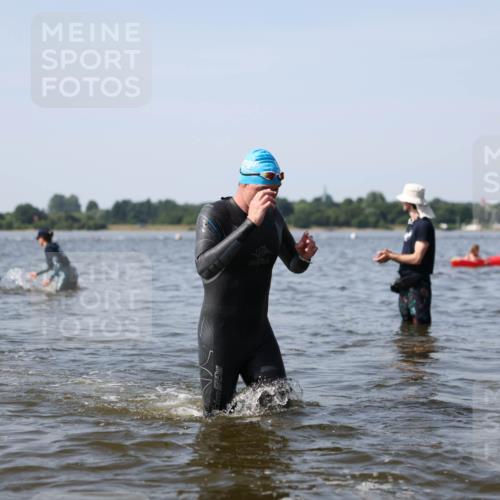 22.06.2025 - Viking Triathlon Michael Strokosch http://msf.ph/oto/8056474 22.06.2025 10:31:12 Schwimmen 216, 236, 237, 330, 347, 352, 549 meine-sportfotos.de