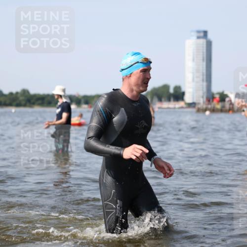 22.06.2025 - Viking Triathlon Michael Strokosch http://msf.ph/oto/8056486 22.06.2025 10:31:13 Schwimmen 216, 236, 237, 311, 330, 352, 549 meine-sportfotos.de