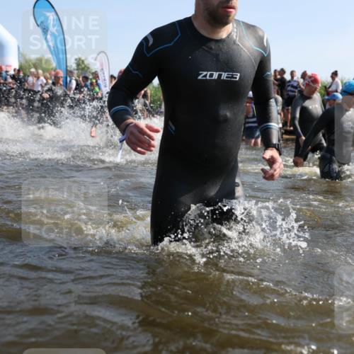22.06.2025 - Viking Triathlon Michael Strokosch http://msf.ph/oto/8056491 22.06.2025 10:03:39 Schwimmen 58, 62, 79, 108, 148, 179, 182, 434, 454, 456, 619, 635, 645, 648, 659 meine-sportfotos.de