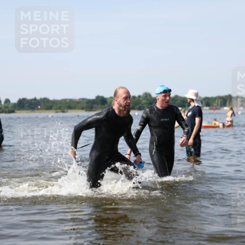 22.06.2025 - Viking Triathlon Michael Strokosch http://msf.ph/oto/8056508 22.06.2025 10:31:25 Schwimmen 3, 8, 236, 311, 469, 613, 648 meine-sportfotos.de