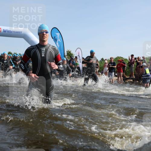 22.06.2025 - Viking Triathlon Michael Strokosch http://msf.ph/oto/8056509 22.06.2025 10:03:45 Schwimmen 26, 62, 77, 79, 108, 148, 157, 296, 396, 451, 456, 495, 619, 635, 648 meine-sportfotos.de