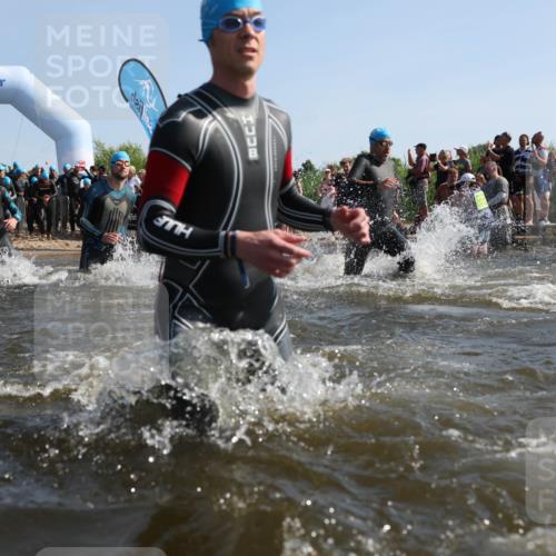 22.06.2025 - Viking Triathlon Michael Strokosch http://msf.ph/oto/8056513 22.06.2025 10:03:46 Schwimmen 26, 62, 77, 79, 108, 148, 157, 296, 396, 451, 456, 495, 619, 635, 648 meine-sportfotos.de