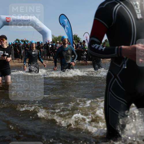 22.06.2025 - Viking Triathlon Michael Strokosch http://msf.ph/oto/8056515 22.06.2025 10:03:46 Schwimmen 26, 62, 77, 79, 108, 148, 157, 296, 396, 451, 456, 495, 619, 635, 648 meine-sportfotos.de
