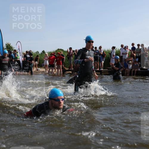 22.06.2025 - Viking Triathlon Michael Strokosch http://msf.ph/oto/8056525 22.06.2025 10:03:52 Schwimmen 26, 54, 77, 108, 157, 215, 242, 296, 336, 383, 396, 451, 456, 495, 648 meine-sportfotos.de