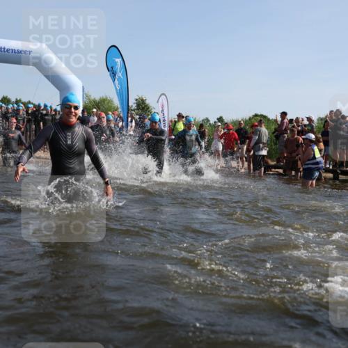 22.06.2025 - Viking Triathlon Michael Strokosch http://msf.ph/oto/8056542 22.06.2025 10:04:00 Schwimmen 54, 215, 220, 240, 242, 313, 315, 336, 370, 383, 433, 448, 614, 639, 657 meine-sportfotos.de