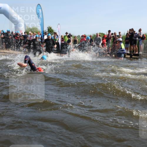 22.06.2025 - Viking Triathlon Michael Strokosch http://msf.ph/oto/8056556 22.06.2025 10:04:05 Schwimmen 156, 220, 240, 313, 315, 351, 370, 433, 448, 474, 529, 614, 639, 657 meine-sportfotos.de