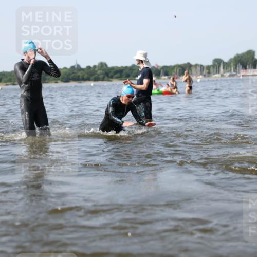 22.06.2025 - Viking Triathlon Michael Strokosch http://msf.ph/oto/8056557 22.06.2025 10:31:38 Schwimmen 3, 98, 99, 137, 158, 189, 224, 340, 350, 469, 555, 613, 648 meine-sportfotos.de