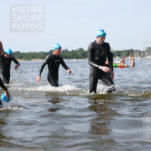 22.06.2025 - Viking Triathlon Michael Strokosch http://msf.ph/oto/8056559 22.06.2025 10:31:40 Schwimmen 3, 98, 99, 124, 125, 137, 158, 189, 224, 340, 350, 469, 555, 613, 648 meine-sportfotos.de