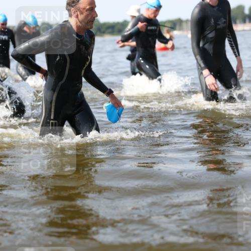 22.06.2025 - Viking Triathlon Michael Strokosch http://msf.ph/oto/8056561 22.06.2025 10:31:41 Schwimmen 98, 99, 124, 125, 137, 158, 189, 224, 340, 350, 507, 555, 613, 648 meine-sportfotos.de