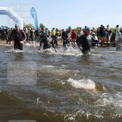 22.06.2025 - Viking Triathlon Michael Strokosch http://msf.ph/oto/8056575 22.06.2025 10:04:19 Schwimmen 115, 141, 142, 156, 185, 195, 199, 239, 253, 276, 351, 377, 408, 474, 493, 529 meine-sportfotos.de