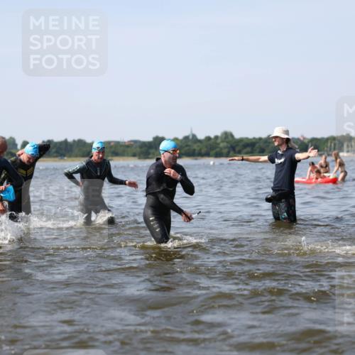 22.06.2025 - Viking Triathlon Michael Strokosch http://msf.ph/oto/8056578 22.06.2025 10:31:44 Schwimmen 87, 98, 99, 124, 125, 137, 158, 189, 224, 340, 350, 435, 507, 555, 613, 648, 658 meine-sportfotos.de