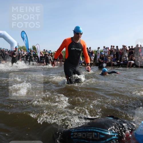 22.06.2025 - Viking Triathlon Michael Strokosch http://msf.ph/oto/8056614 22.06.2025 10:04:40 Schwimmen 55, 85, 86, 238, 245, 281, 312, 316, 327, 428, 482, 514, 515, 550, 662 meine-sportfotos.de