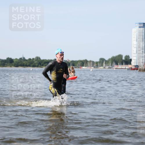 22.06.2025 - Viking Triathlon Michael Strokosch http://msf.ph/oto/8056621 22.06.2025 10:31:53 Schwimmen 63, 87, 99, 124, 125, 189, 224, 350, 435, 449, 507, 555, 658 meine-sportfotos.de