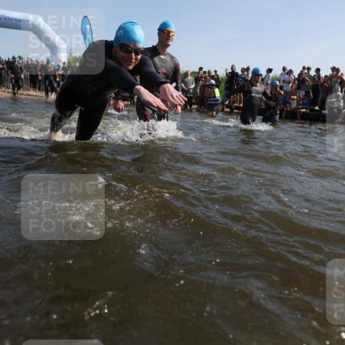 22.06.2025 - Viking Triathlon Michael Strokosch http://msf.ph/oto/8056624 22.06.2025 10:04:42 Schwimmen 55, 85, 86, 238, 245, 281, 312, 316, 327, 428, 482, 514, 515, 550, 662 meine-sportfotos.de