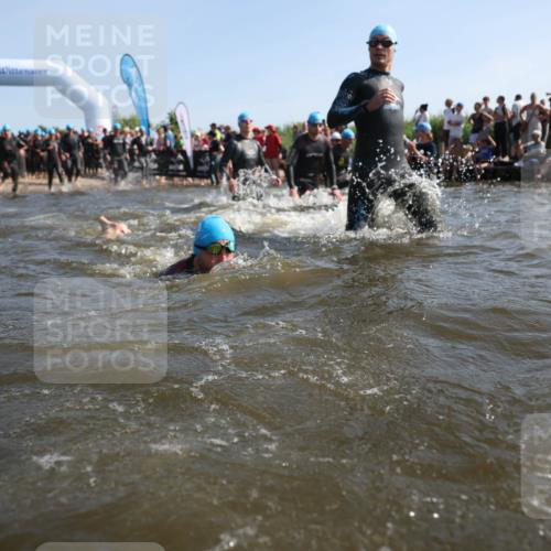 22.06.2025 - Viking Triathlon Michael Strokosch http://msf.ph/oto/8056643 22.06.2025 10:04:53 Schwimmen 29, 70, 72, 86, 248, 254, 281, 295, 312, 316, 362, 394, 411, 509, 515, 527 meine-sportfotos.de