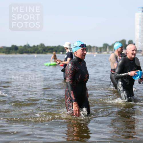 22.06.2025 - Viking Triathlon Michael Strokosch http://msf.ph/oto/8056679 22.06.2025 10:32:03 Schwimmen 63, 87, 193, 207, 226, 271, 435, 449, 464, 488, 658 meine-sportfotos.de
