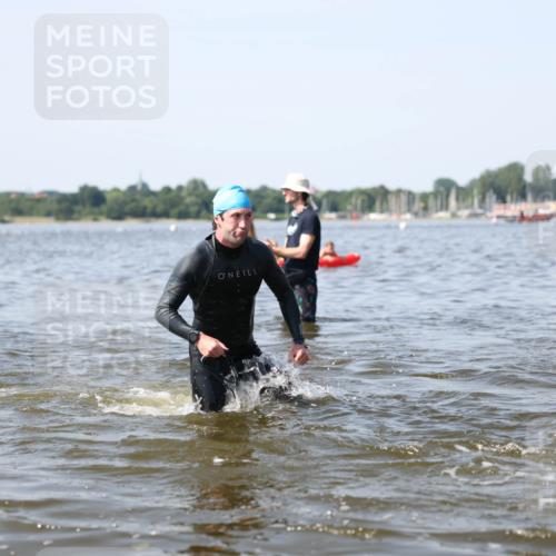22.06.2025 - Viking Triathlon Michael Strokosch http://msf.ph/oto/8056687 22.06.2025 10:32:05 Schwimmen 63, 87, 193, 207, 214, 226, 271, 435, 449, 464, 488 meine-sportfotos.de