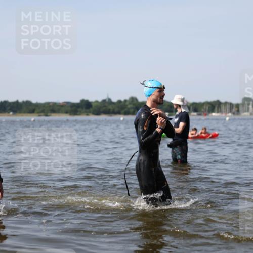 22.06.2025 - Viking Triathlon Michael Strokosch http://msf.ph/oto/8056699 22.06.2025 10:32:07 Schwimmen 63, 193, 207, 214, 226, 271, 449, 464, 488 meine-sportfotos.de