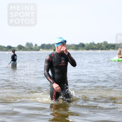 22.06.2025 - Viking Triathlon Michael Strokosch http://msf.ph/oto/8056701 22.06.2025 10:32:08 Schwimmen 63, 193, 207, 214, 226, 271, 449, 464, 488 meine-sportfotos.de