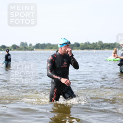 22.06.2025 - Viking Triathlon Michael Strokosch http://msf.ph/oto/8056703 22.06.2025 10:32:08 Schwimmen 63, 193, 207, 214, 226, 271, 449, 464, 488 meine-sportfotos.de