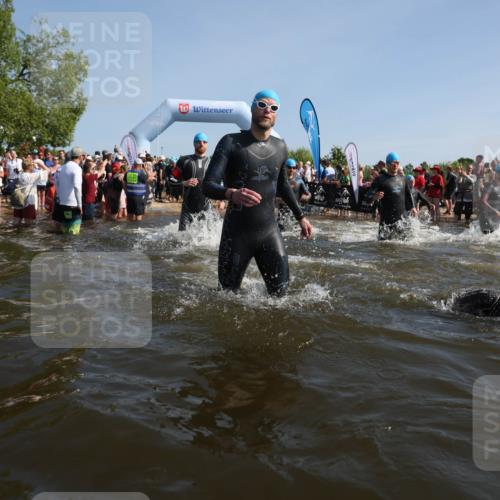 22.06.2025 - Viking Triathlon Michael Strokosch http://msf.ph/oto/8056704 22.06.2025 10:05:21 Schwimmen 57, 59, 61, 138, 171, 172, 228, 314, 346, 389, 418, 437, 536, 601, 655 meine-sportfotos.de