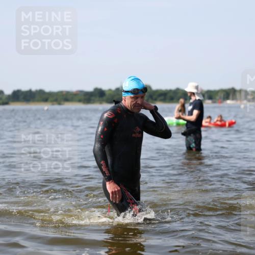 22.06.2025 - Viking Triathlon Michael Strokosch http://msf.ph/oto/8056705 22.06.2025 10:32:08 Schwimmen 63, 193, 207, 214, 226, 271, 449, 464, 488 meine-sportfotos.de