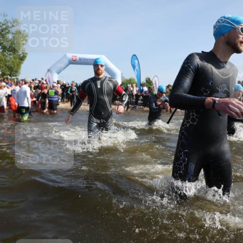 22.06.2025 - Viking Triathlon Michael Strokosch http://msf.ph/oto/8056709 22.06.2025 10:05:22 Schwimmen 57, 59, 61, 138, 171, 172, 228, 314, 346, 389, 418, 437, 536, 601, 655 meine-sportfotos.de