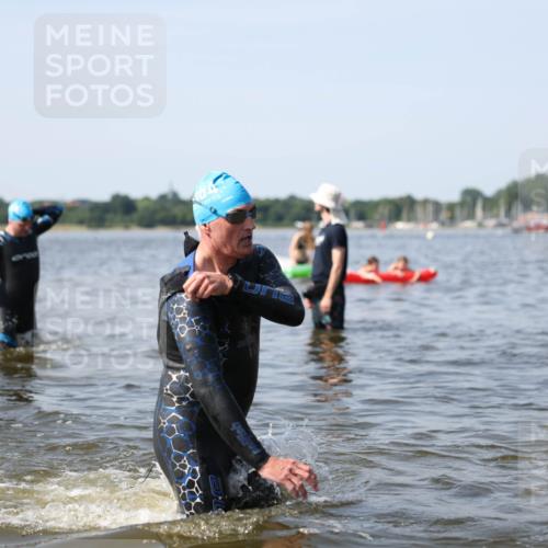 22.06.2025 - Viking Triathlon Michael Strokosch http://msf.ph/oto/8056714 22.06.2025 10:32:13 Schwimmen 53, 63, 147, 173, 193, 207, 214, 226, 271, 461, 464, 488 meine-sportfotos.de