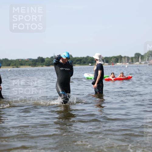 22.06.2025 - Viking Triathlon Michael Strokosch http://msf.ph/oto/8056722 22.06.2025 10:32:15 Schwimmen 53, 147, 173, 193, 207, 214, 226, 271, 461, 464, 488 meine-sportfotos.de