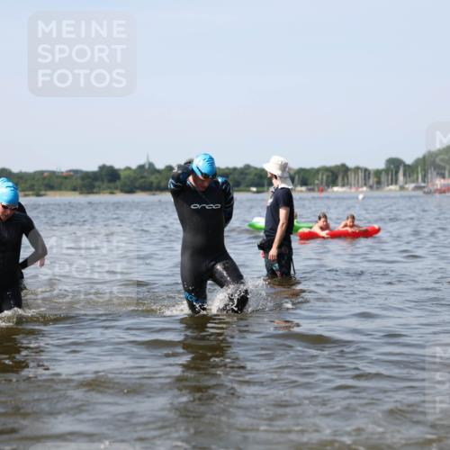 22.06.2025 - Viking Triathlon Michael Strokosch http://msf.ph/oto/8056726 22.06.2025 10:32:15 Schwimmen 53, 147, 173, 193, 207, 214, 226, 271, 461, 464, 488 meine-sportfotos.de